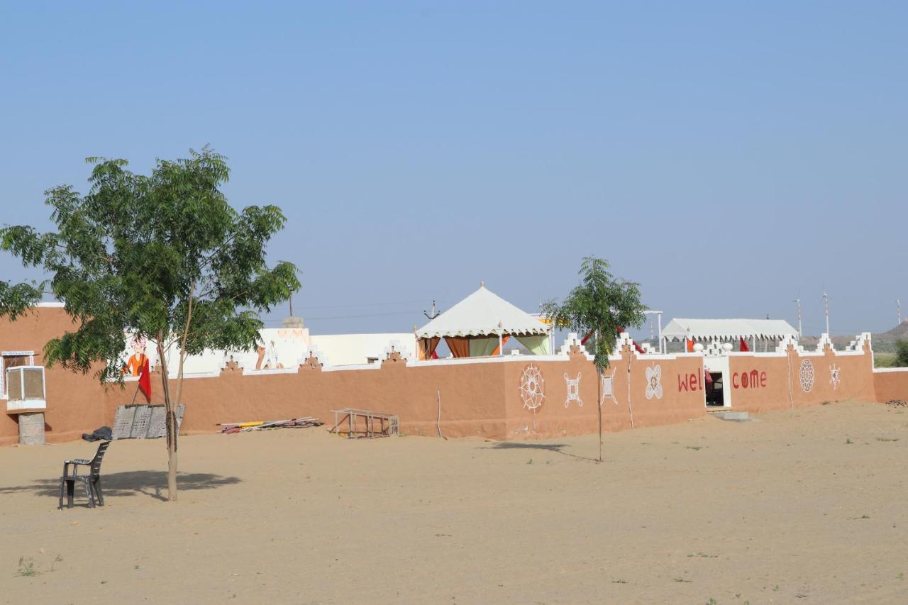 Sunny Desert Camp Kuri Bagian luar foto
