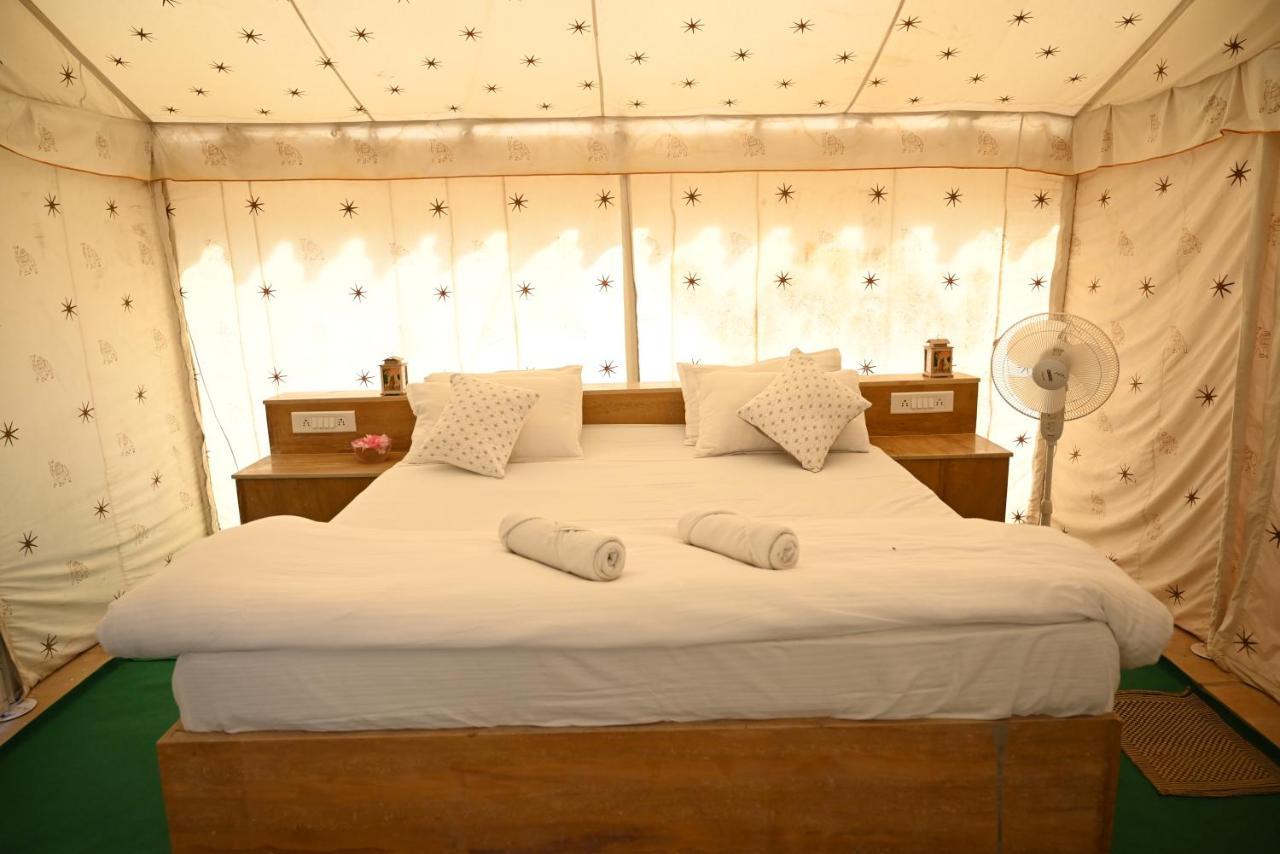 Sunny Desert Camp Kuri Bagian luar foto