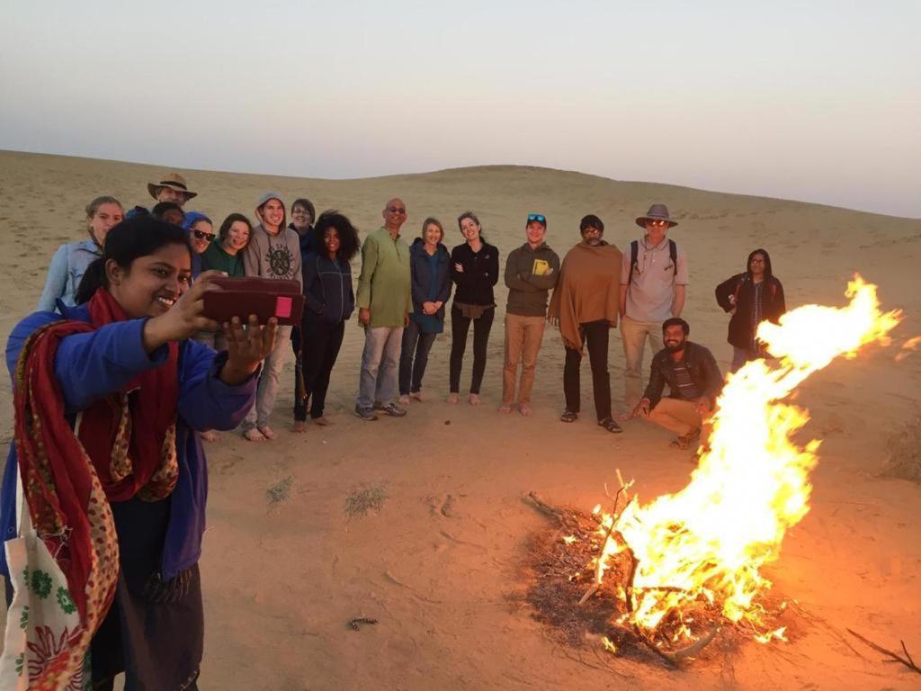 Sunny Desert Camp Kuri Bagian luar foto
