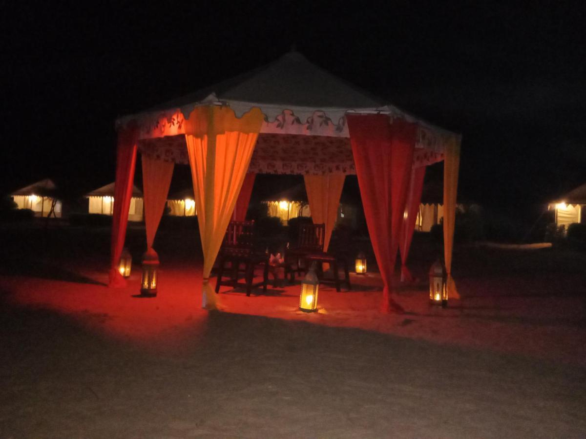 Sunny Desert Camp Kuri Bagian luar foto