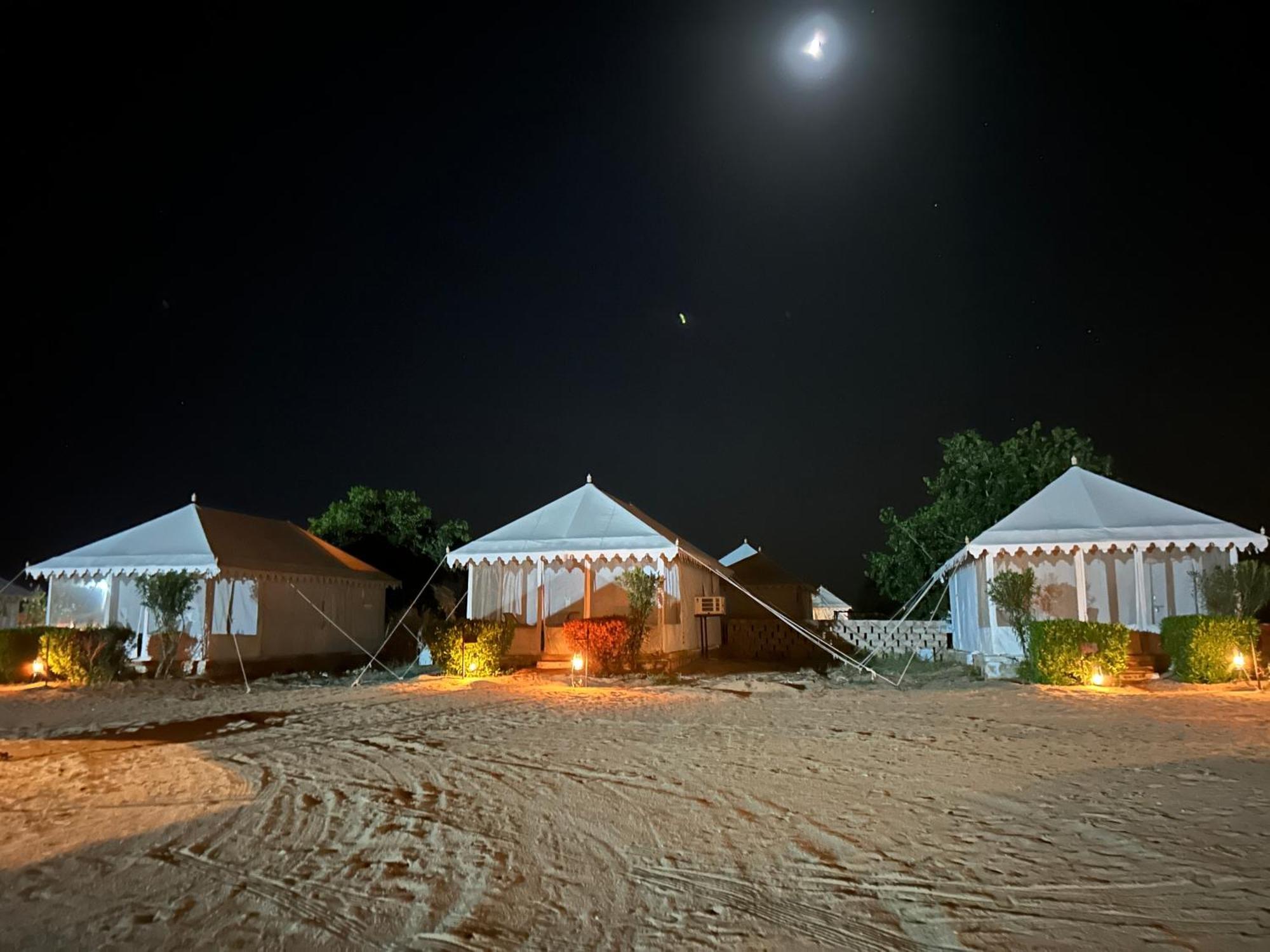 Sunny Desert Camp Kuri Bagian luar foto