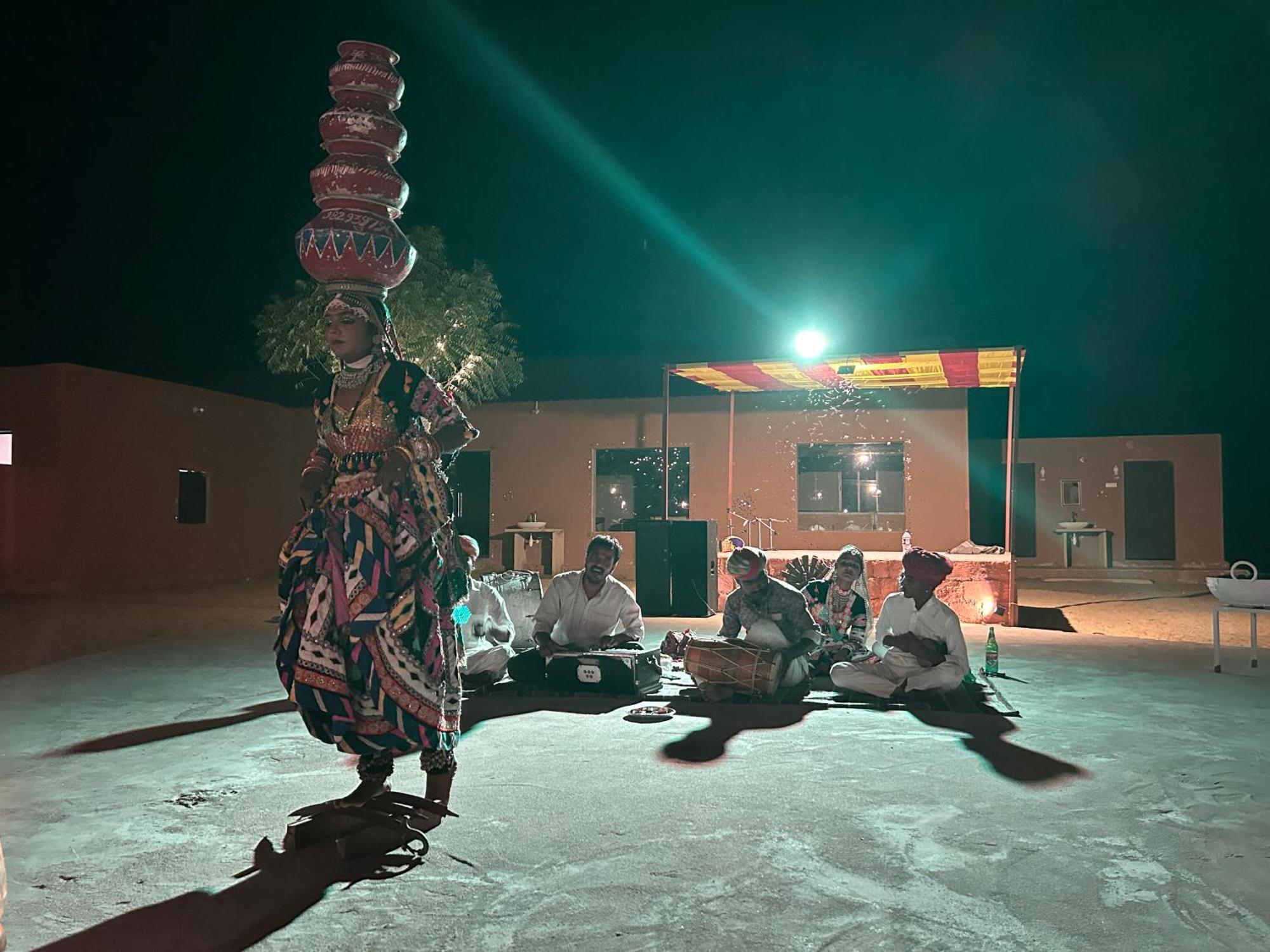 Sunny Desert Camp Kuri Bagian luar foto
