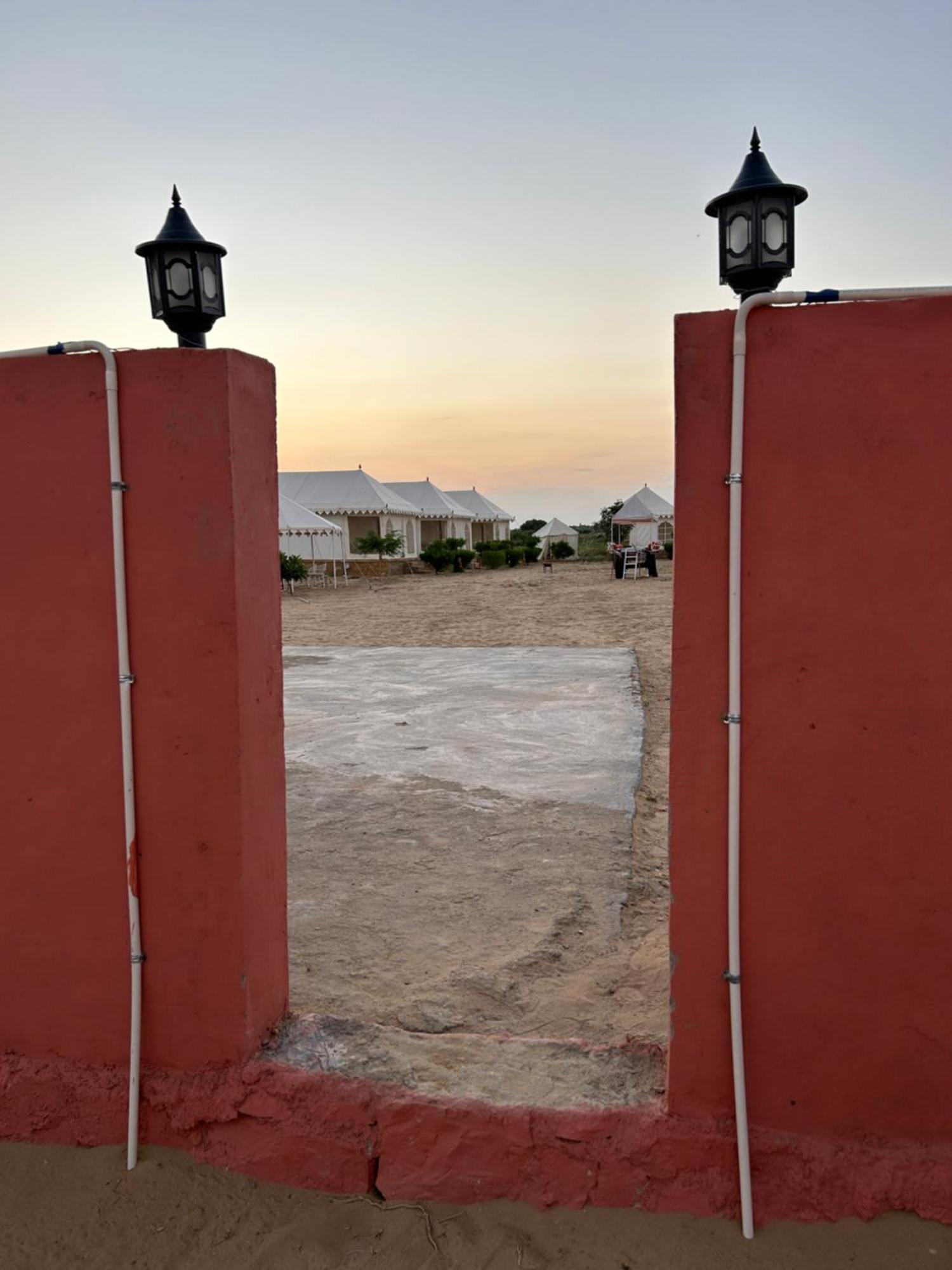 Sunny Desert Camp Kuri Bagian luar foto