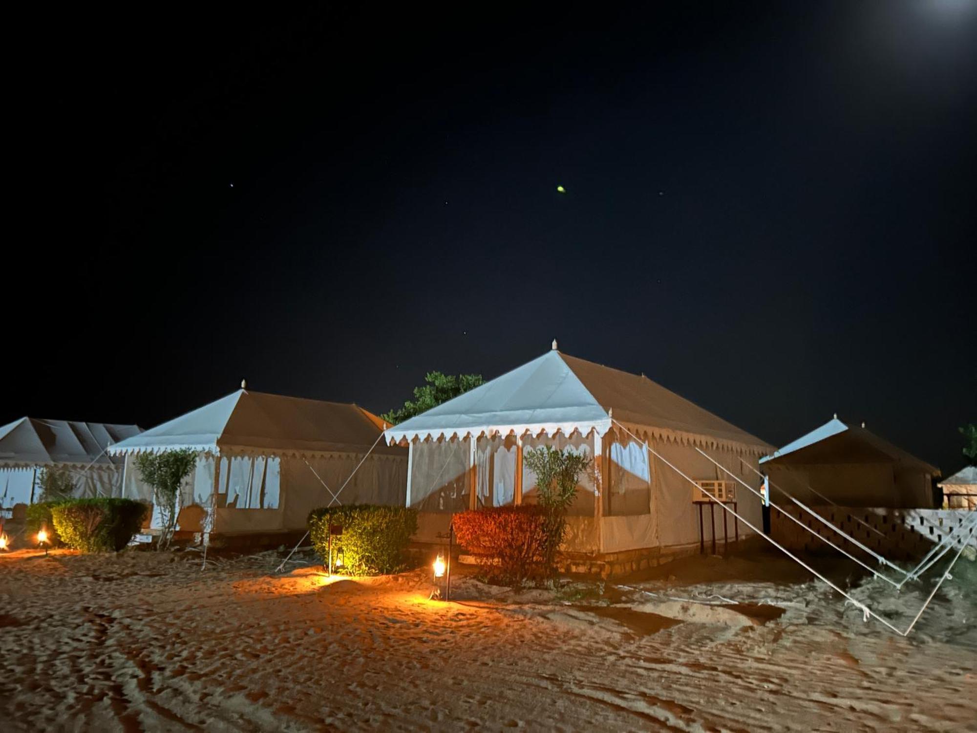 Sunny Desert Camp Kuri Bagian luar foto