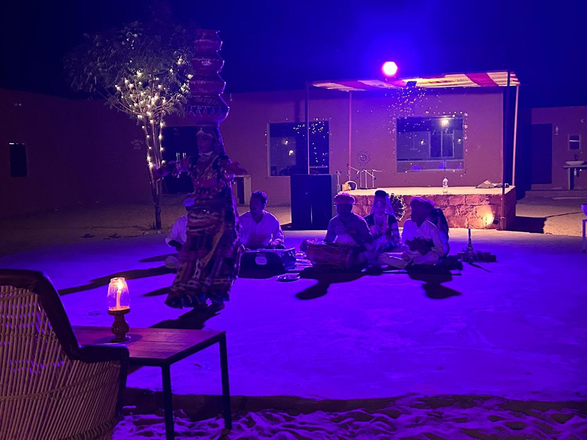 Sunny Desert Camp Kuri Bagian luar foto