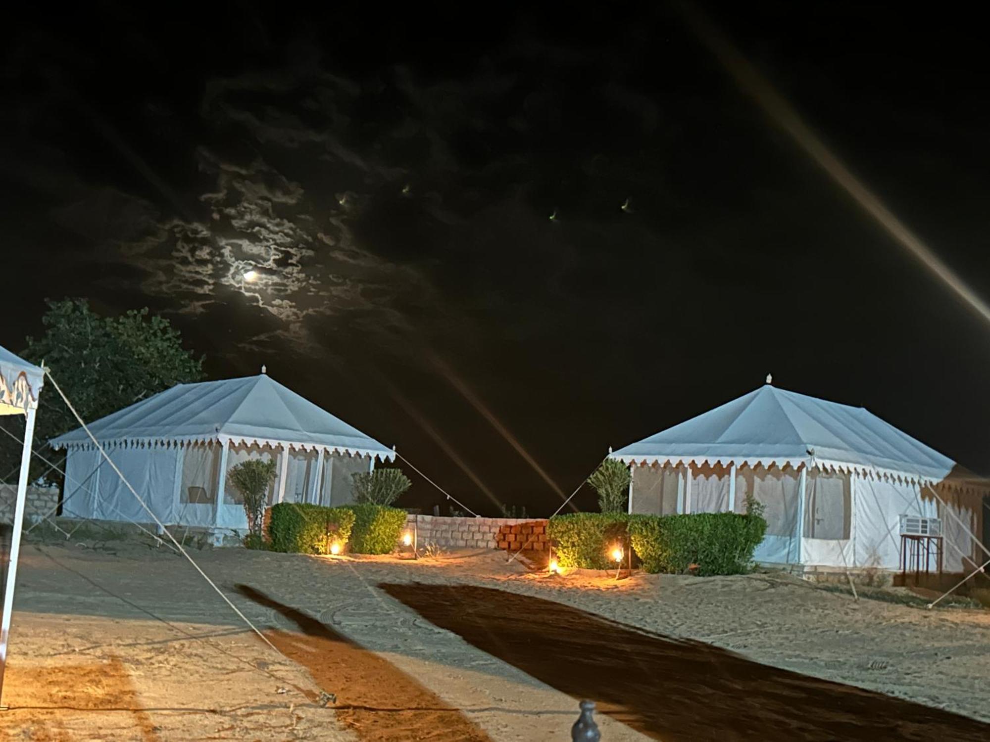 Sunny Desert Camp Kuri Bagian luar foto